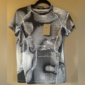 Nike Pro Dri-FIT Graphic Black and White Shirt Youth L - NWT